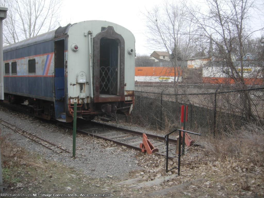 MNTX 1224 + Intermodal Flat Cars